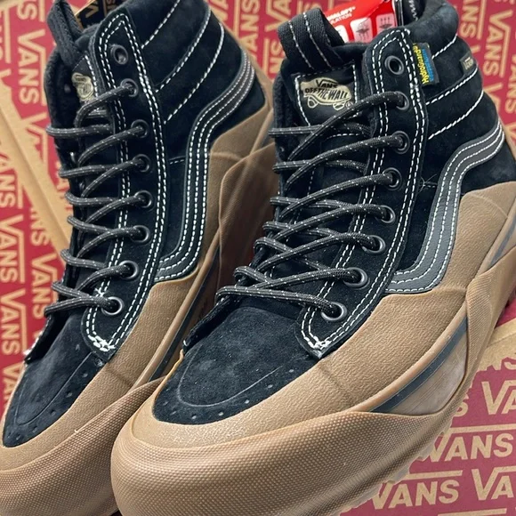 Vans Men’s Sk8-Hi Dip Mte-2
Black/Gum
VN0009QKB9M
Boots Cold Weather Snea… - Picture 8 of 16